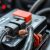 Słychać kliknięcie i auto nie odpala – co sprawdzić w akumulatorze, rozruszniku i połączeniach elektrycznych